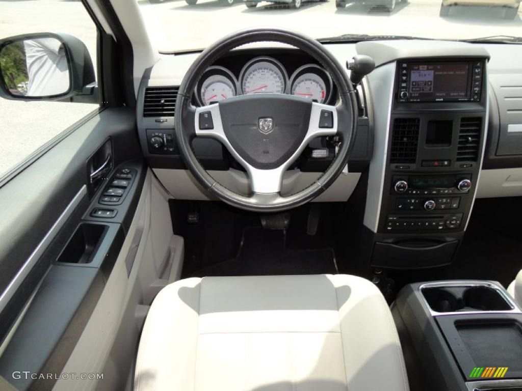 2009 Grand Caravan SXT - Stone White / Dark Slate Gray/Light Shale photo #8