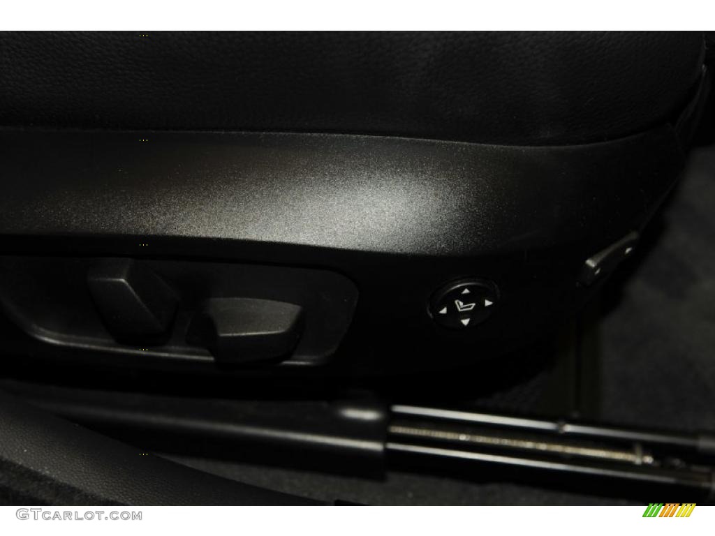 2010 3 Series 328i Sedan - Black Sapphire Metallic / Black photo #44