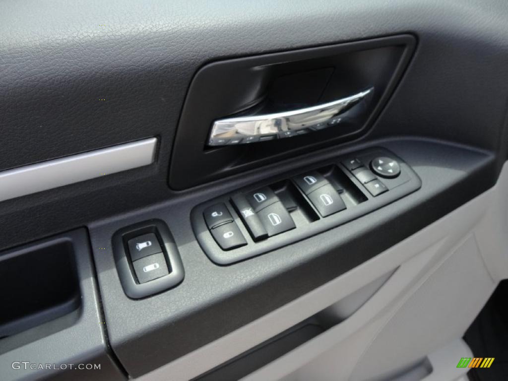 2009 Grand Caravan SXT - Stone White / Dark Slate Gray/Light Shale photo #27