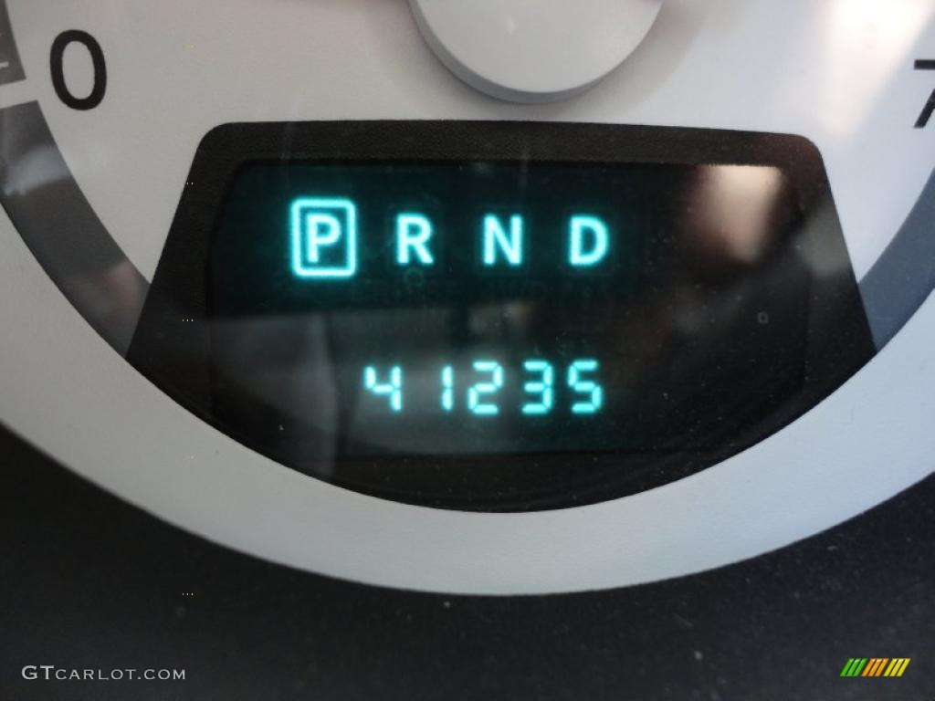 2009 Grand Caravan SXT - Stone White / Dark Slate Gray/Light Shale photo #28