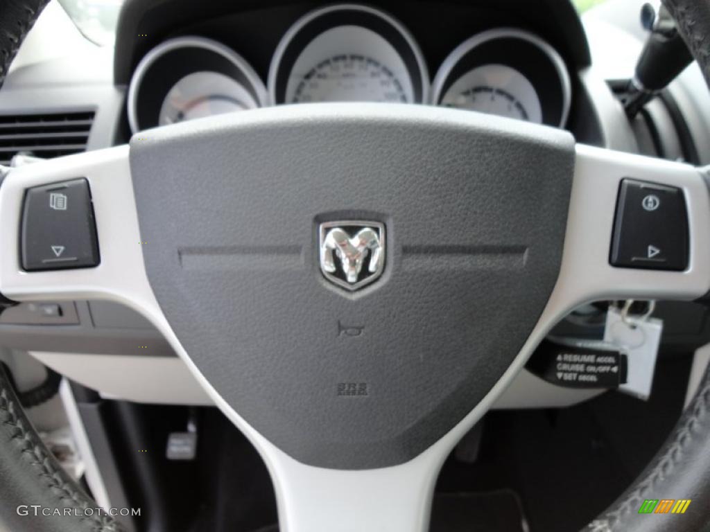 2009 Grand Caravan SXT - Stone White / Dark Slate Gray/Light Shale photo #33