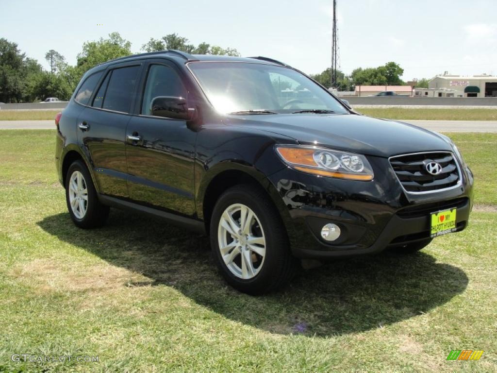 Phantom Black Metallic Hyundai Santa Fe