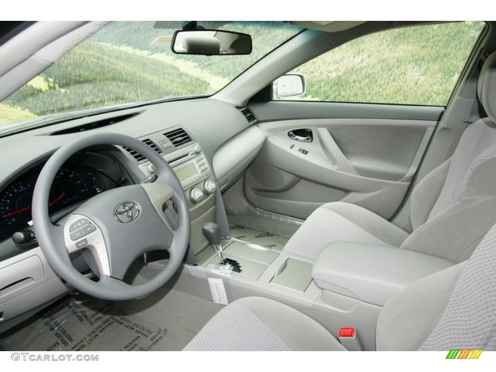 2011 Toyota Camry LE interior Photo #49002266