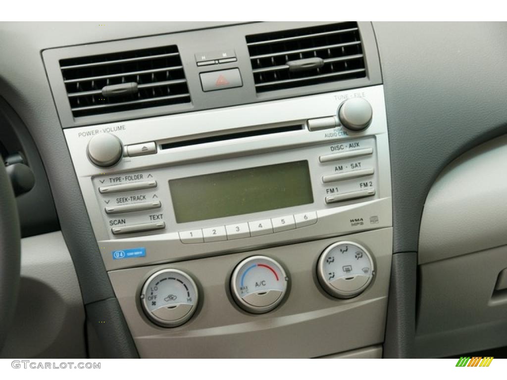 2011 Toyota Camry LE Controls Photo #49002356