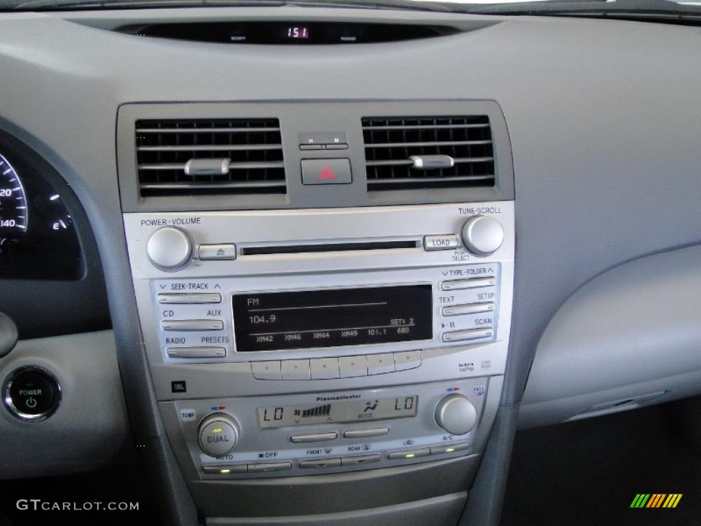 2010 Toyota Camry Hybrid Controls Photos