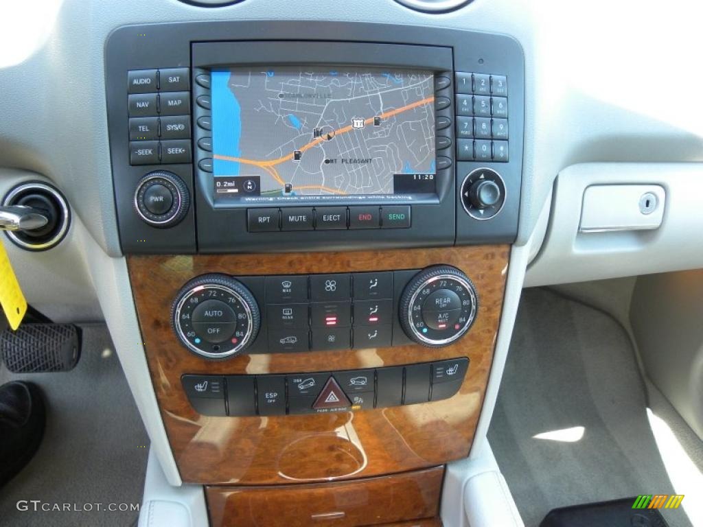 2008 Mercedes-Benz ML 350 4Matic Controls Photo #49007951