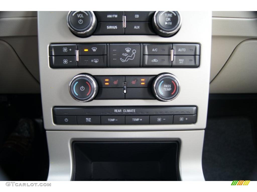 2011 Ford Flex SEL Controls Photo #49013375