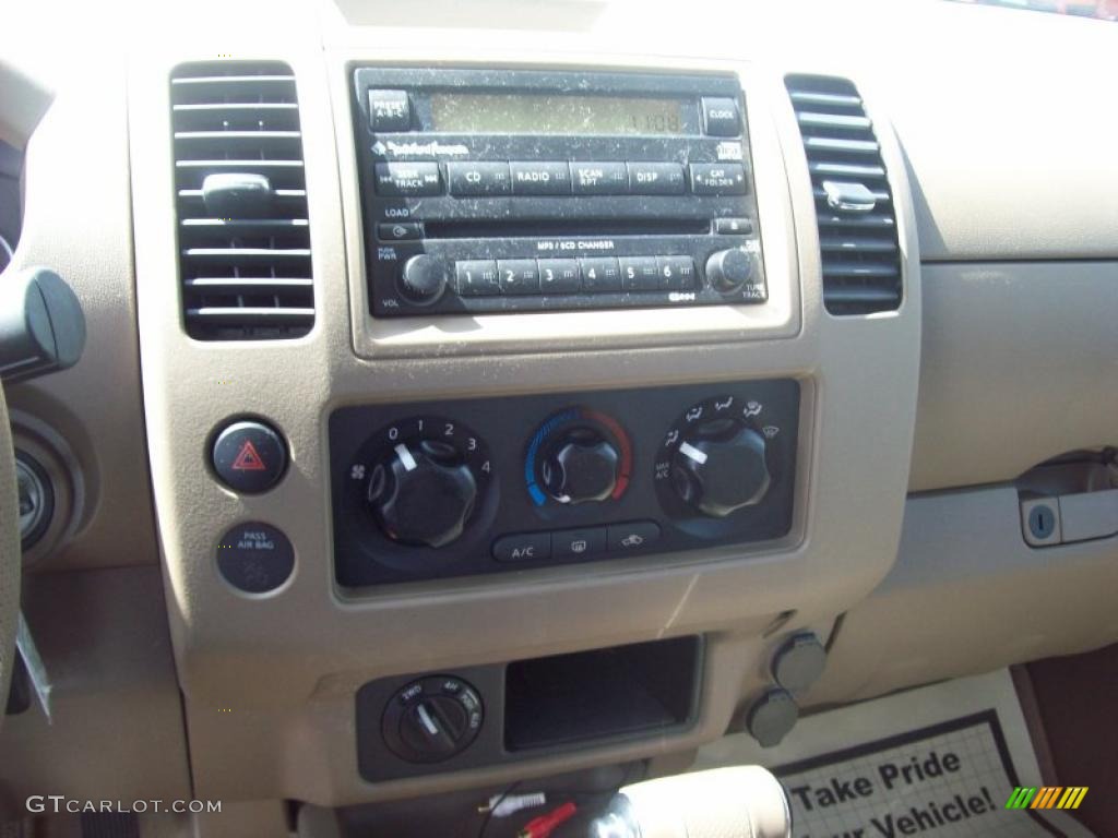 2006 Frontier LE Crew Cab 4x4 - Storm Gray / Desert photo #18