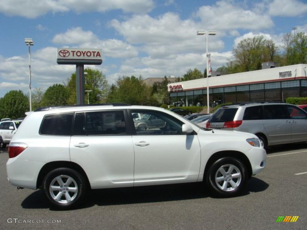 Blizzard White Pearl Toyota Highlander