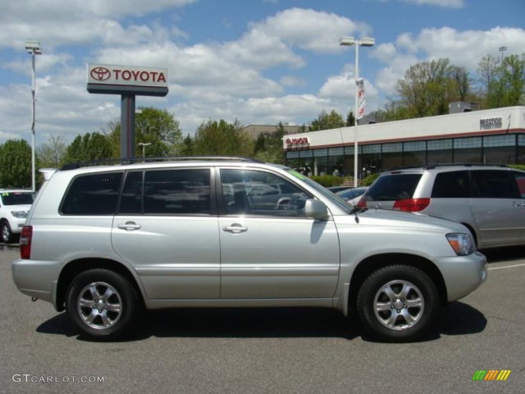 Millenium Silver Metallic Toyota Highlander