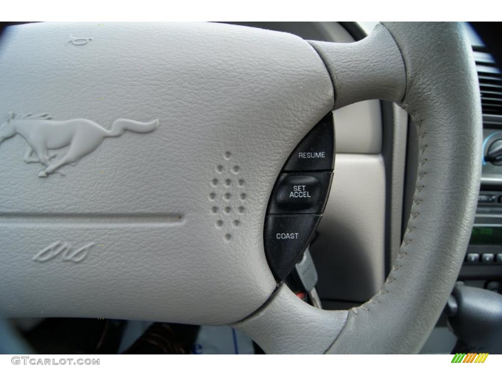 2004 Ford Mustang V6 Convertible Controls Photo #49015409