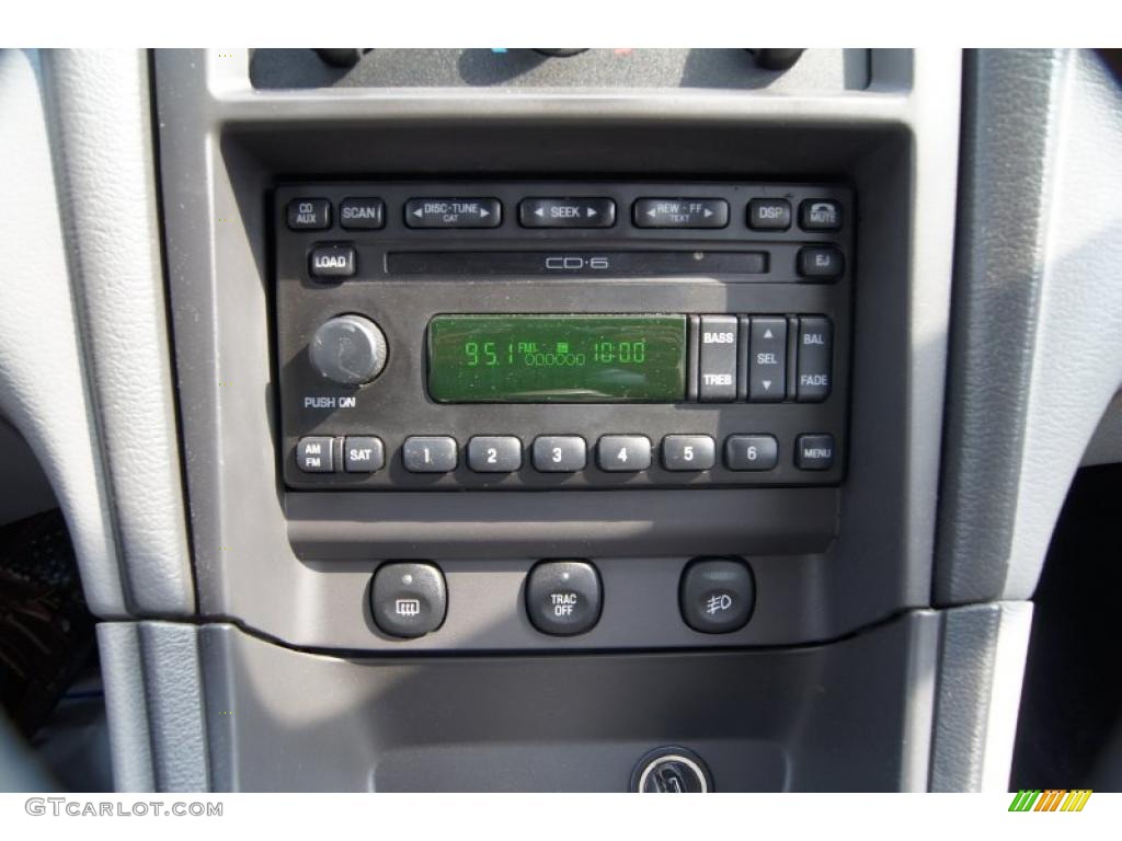 2004 Ford Mustang V6 Convertible Controls Photo #49015454