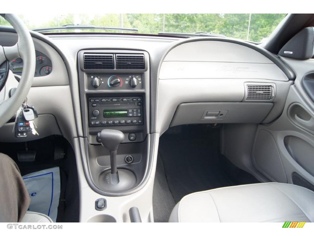 2004 Ford Mustang V6 Convertible Medium Graphite Dashboard Photo #49015499