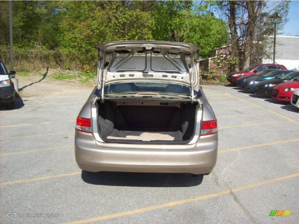 2003 Accord DX Sedan - Desert Mist Metallic / Ivory photo #8