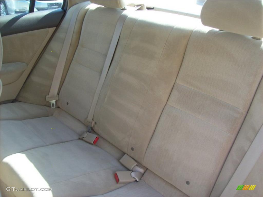 2003 Accord DX Sedan - Desert Mist Metallic / Ivory photo #15