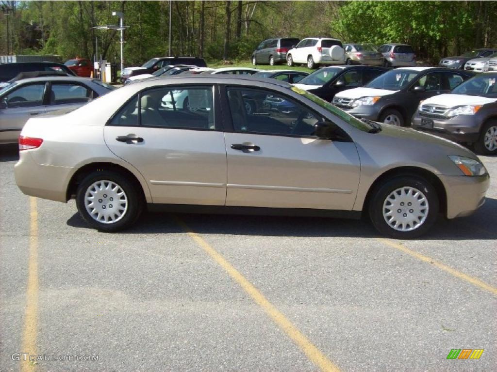 2003 Accord DX Sedan - Desert Mist Metallic / Ivory photo #23