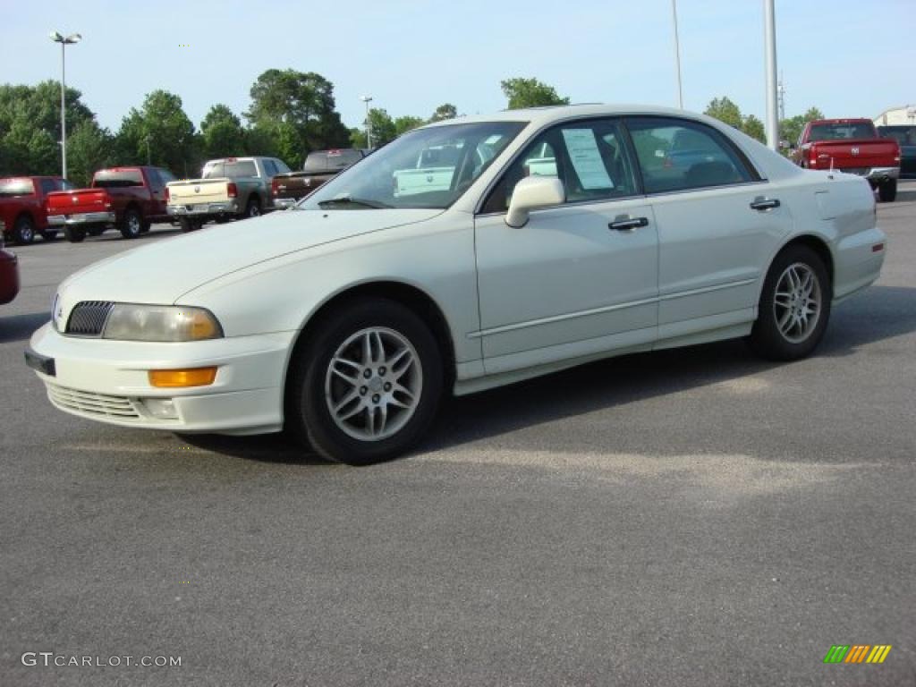 2002 Diamante LS - Vail White / Brown/Tan photo #2