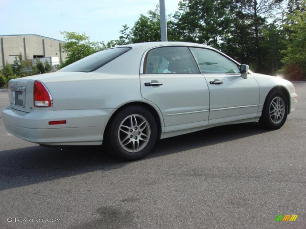 2002 Diamante LS - Vail White / Brown/Tan photo #4