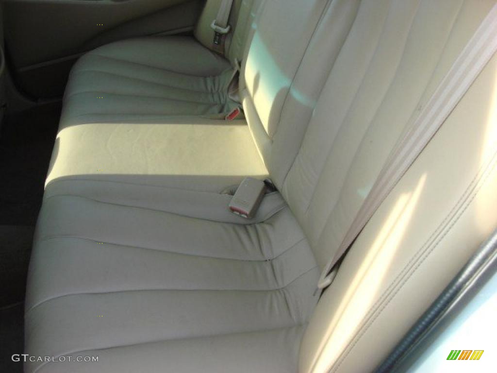 2002 Diamante LS - Vail White / Brown/Tan photo #9
