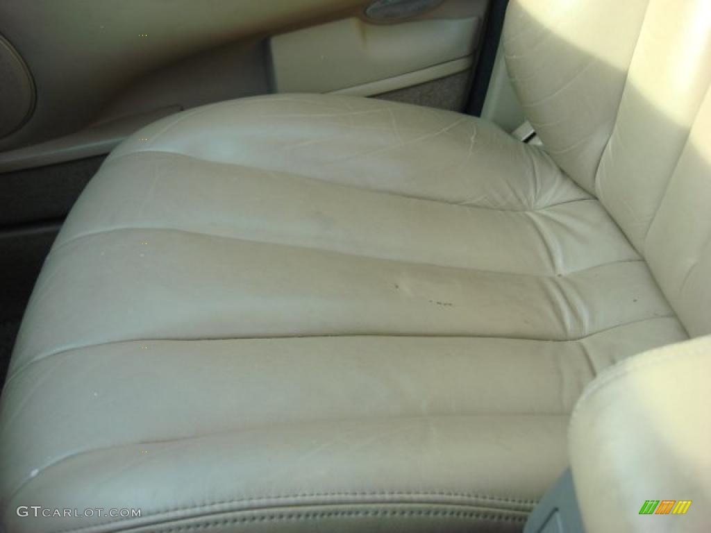 2002 Diamante LS - Vail White / Brown/Tan photo #13