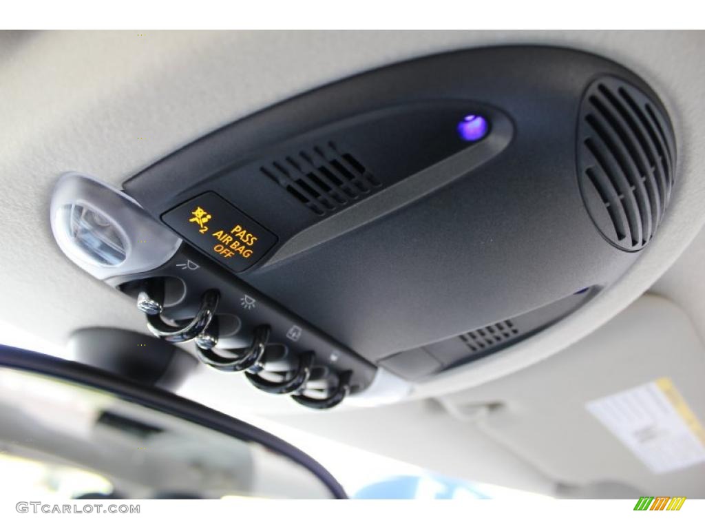 2011 Mini Cooper S Countryman All4 AWD Controls Photo #49025967