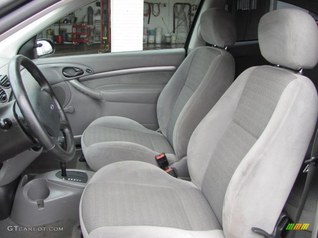 Medium Graphite Interior 2000 Ford Focus ZX3 Coupe Photo #49027425