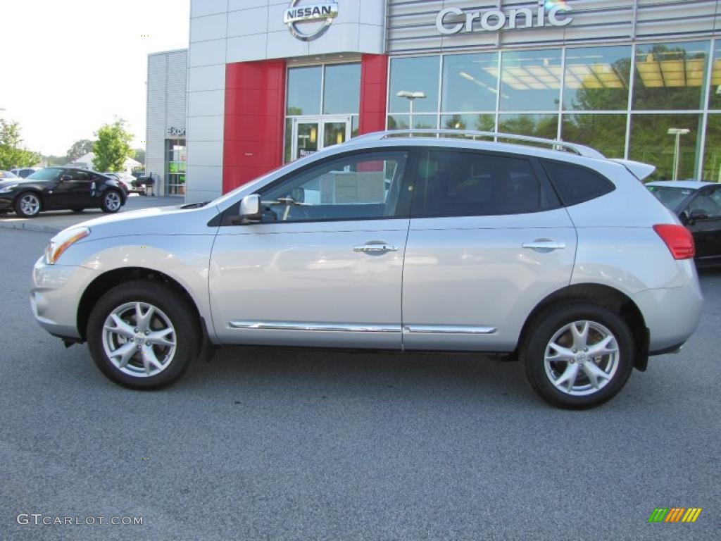 2011 Rogue SV - Silver Ice Metallic / Gray photo #2