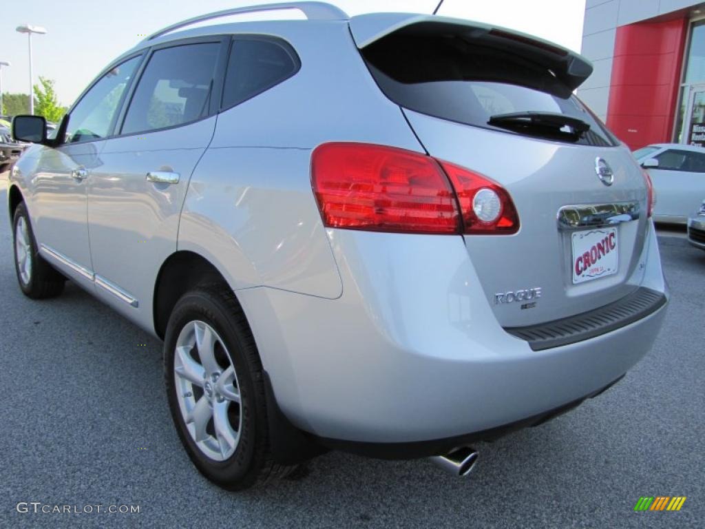 2011 Rogue SV - Silver Ice Metallic / Gray photo #3