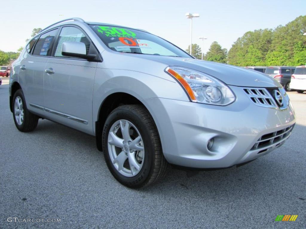 2011 Rogue SV - Silver Ice Metallic / Gray photo #7