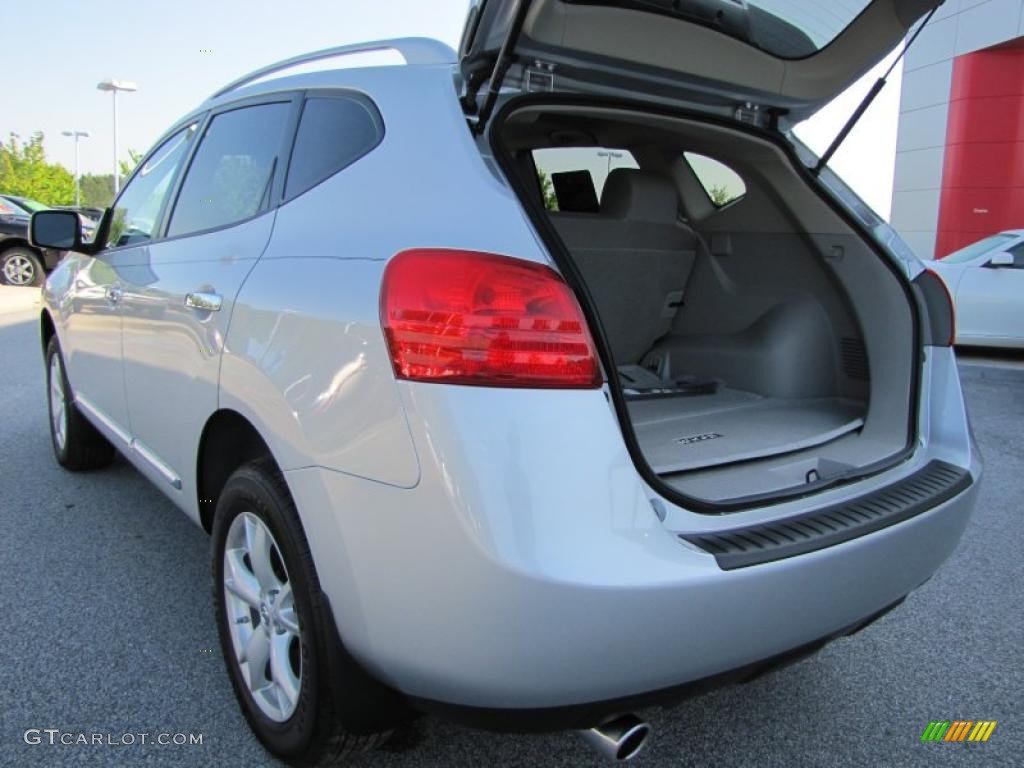 2011 Rogue SV - Silver Ice Metallic / Gray photo #12