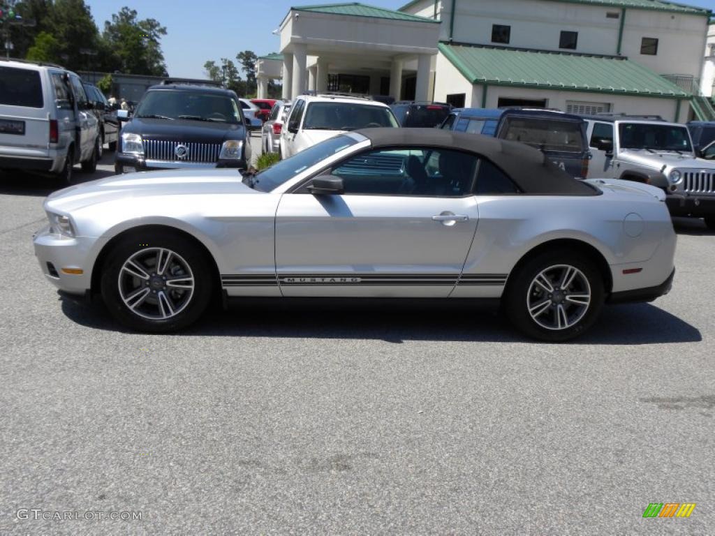 2011 Mustang V6 Premium Convertible - Ingot Silver Metallic / Charcoal Black photo #2