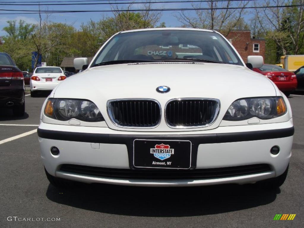 2004 3 Series 325xi Sedan - Alpine White / Black photo #2