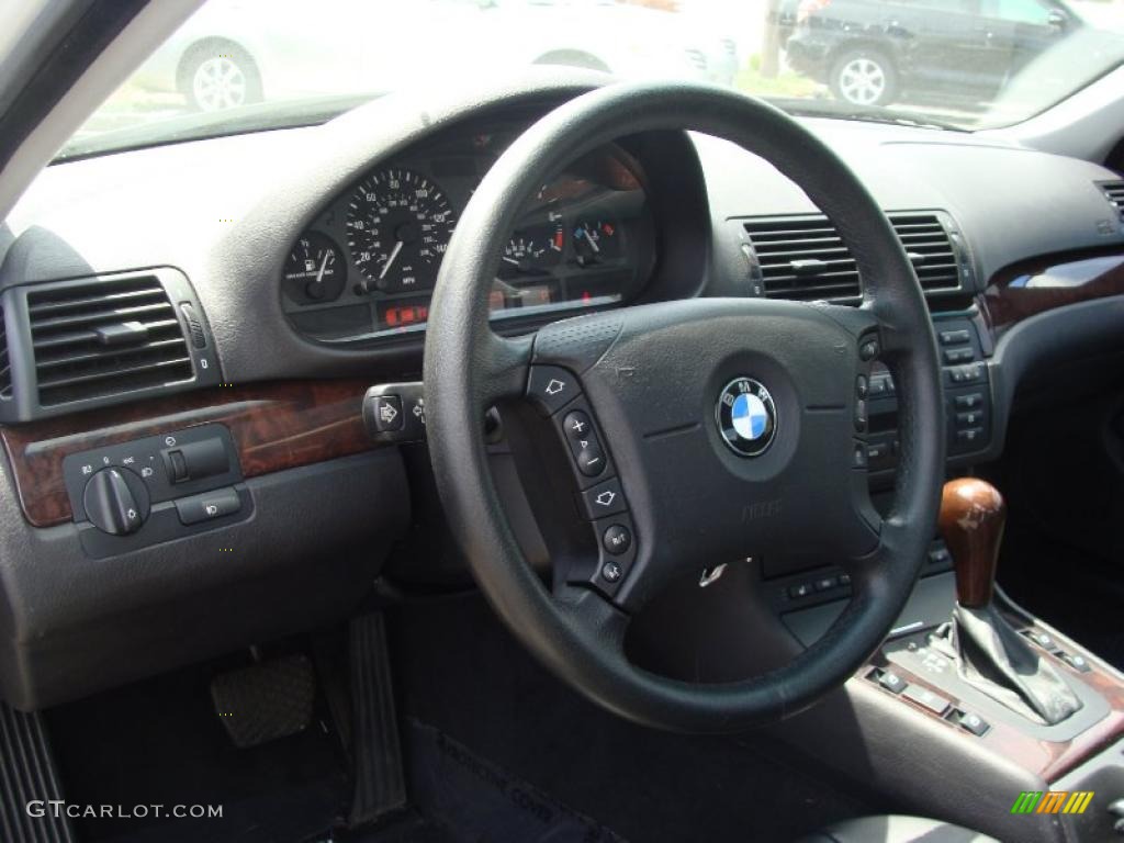 2004 3 Series 325xi Sedan - Alpine White / Black photo #12