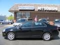 Black - Jetta SE Sedan Photo No. 5