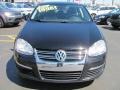 Black - Jetta SE Sedan Photo No. 22