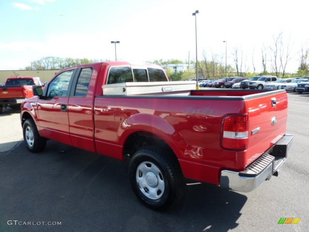 2007 F150 XL SuperCab 4x4 - Bright Red / Medium Flint photo #4