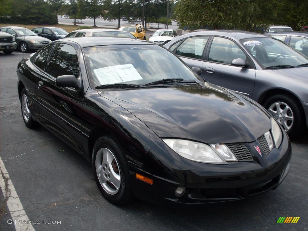 2004 Sunfire Coupe - Black / Graphite photo #3