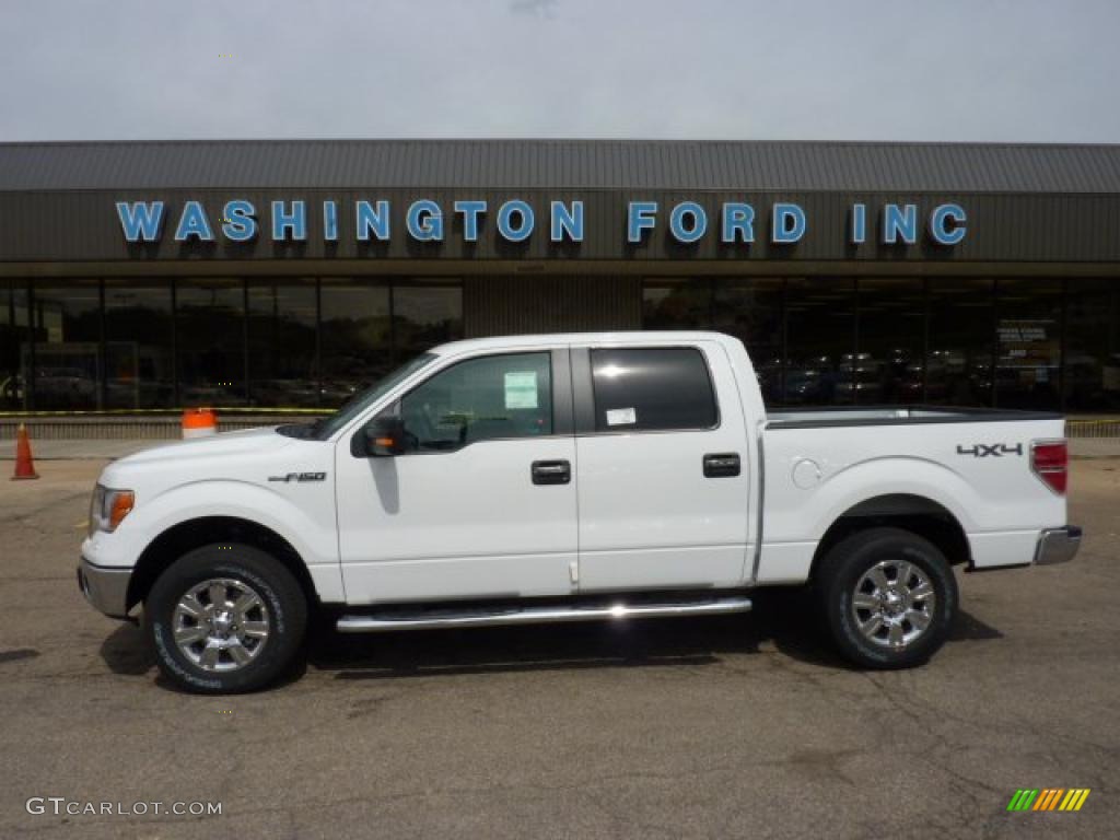 2011 F150 XLT SuperCrew 4x4 - Oxford White / Steel Gray photo #1