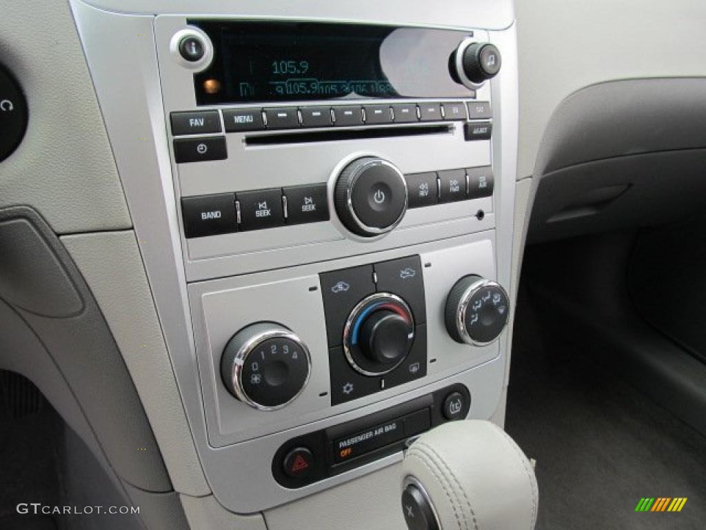 2011 Chevrolet Malibu LT Controls Photo #49037491