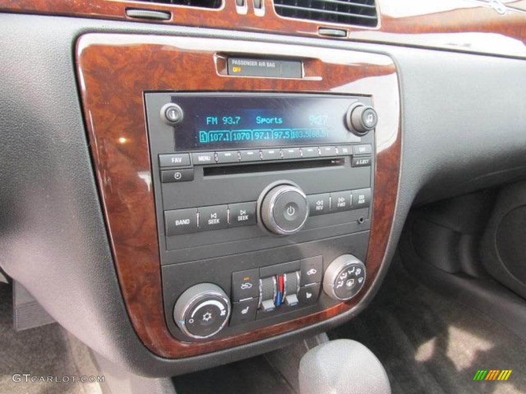 2011 Chevrolet Impala LTZ Controls Photo #49039641
