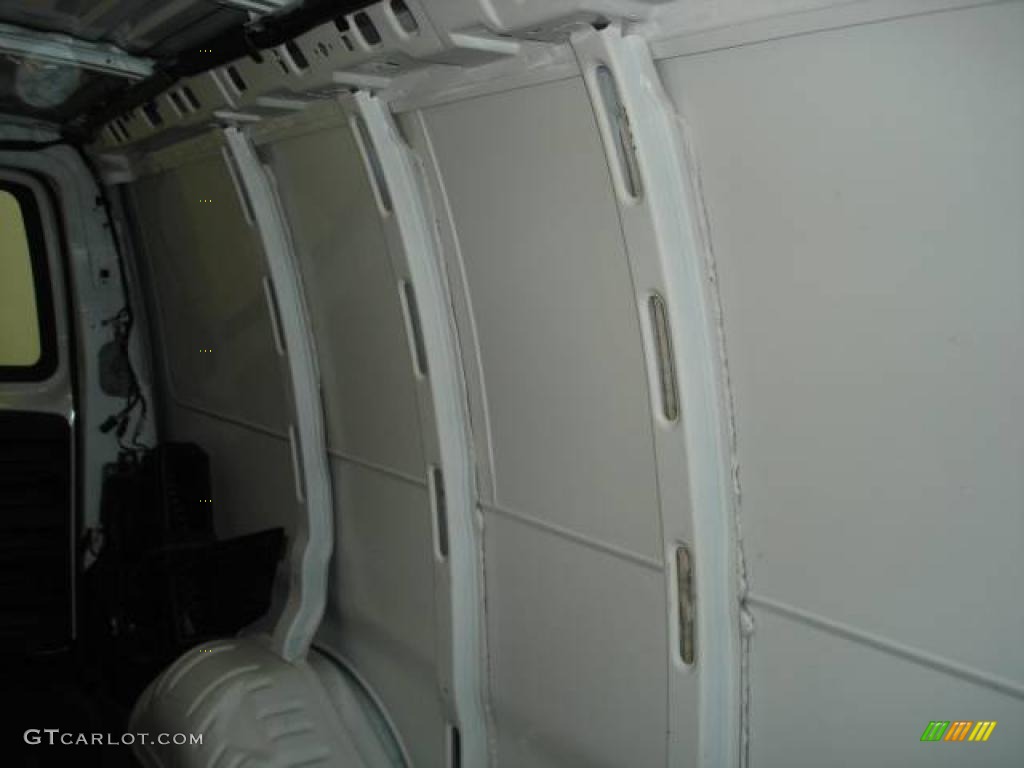 2003 Express 1500 Cargo Van - Summit White / Medium Dark Pewter photo #27