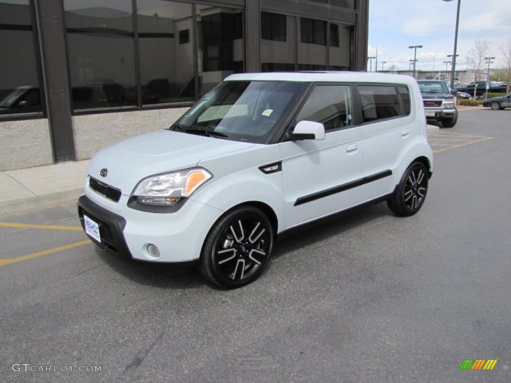 Clear White Kia Soul