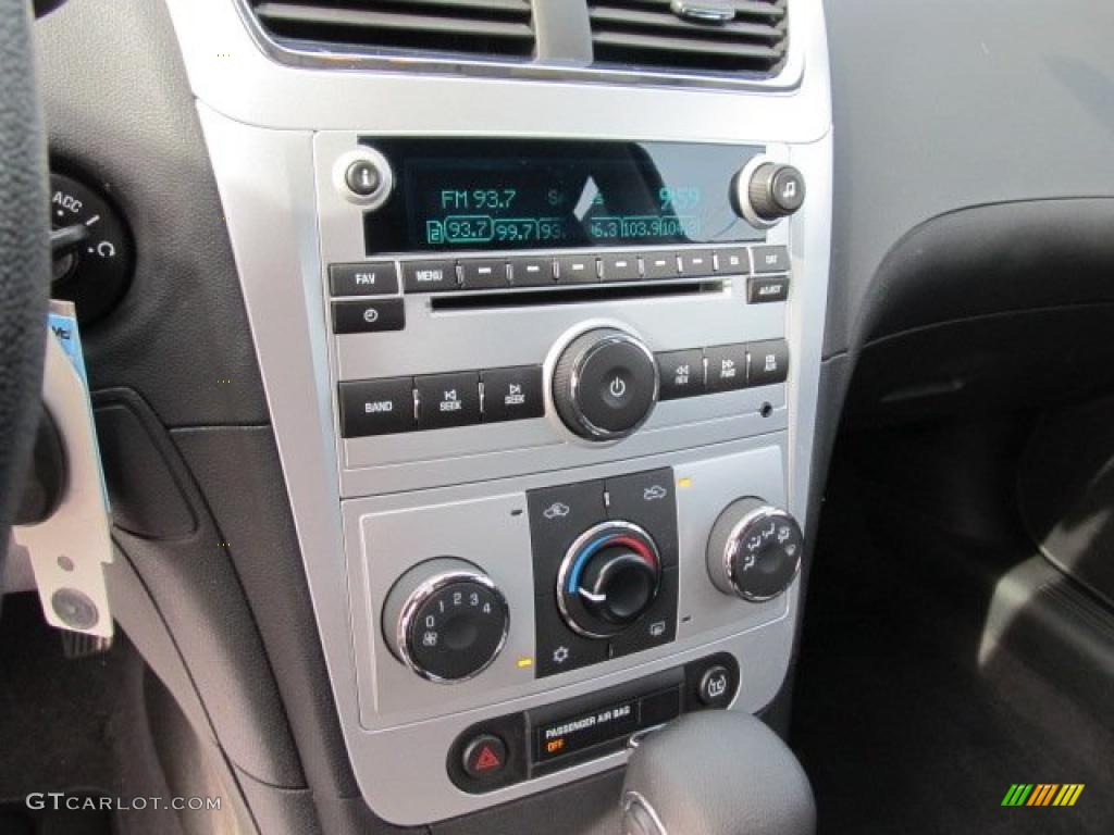 2011 Chevrolet Malibu LT Controls Photo #49039830