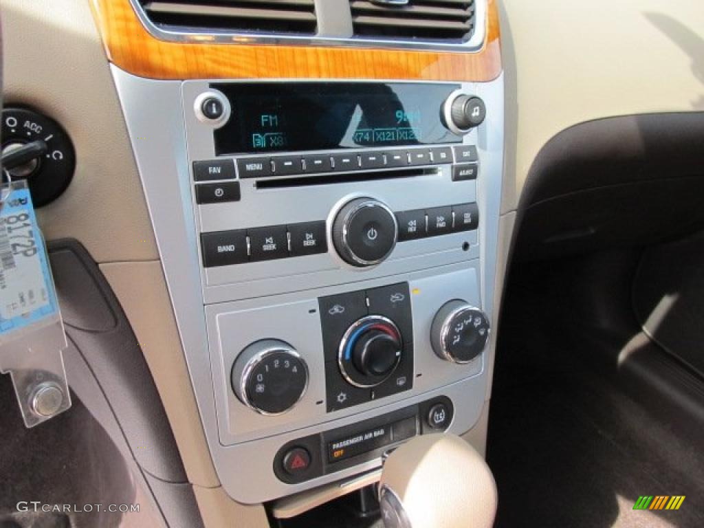 2011 Chevrolet Malibu LT Controls Photo #49040043