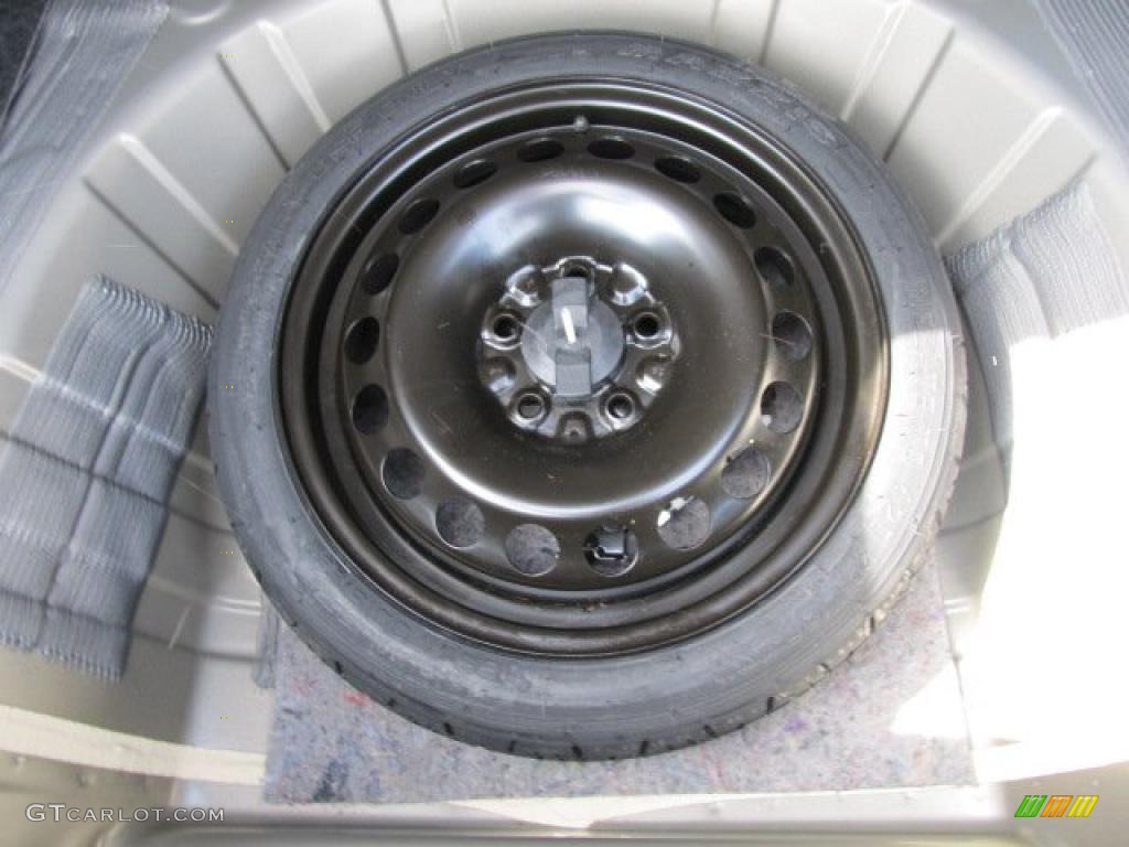 2011 Chevrolet Malibu LT Trunk Photo #49040112