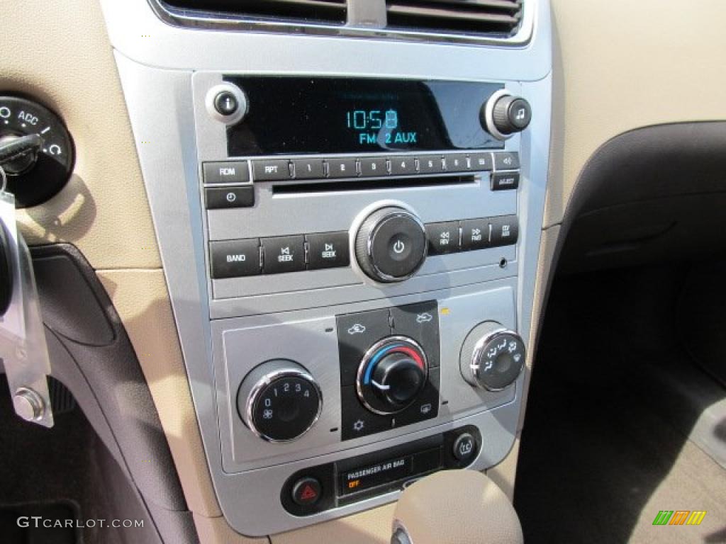 2011 Chevrolet Malibu LS Controls Photo #49040946