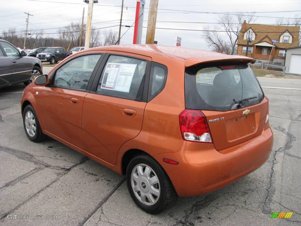 2005 Aveo LT Hatchback - Spicy Orange Metallic / Gray photo #6