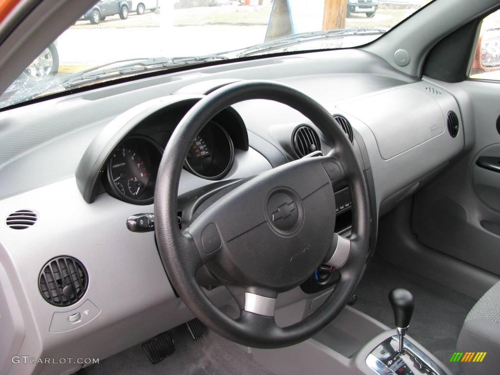 2005 Aveo LT Hatchback - Spicy Orange Metallic / Gray photo #7