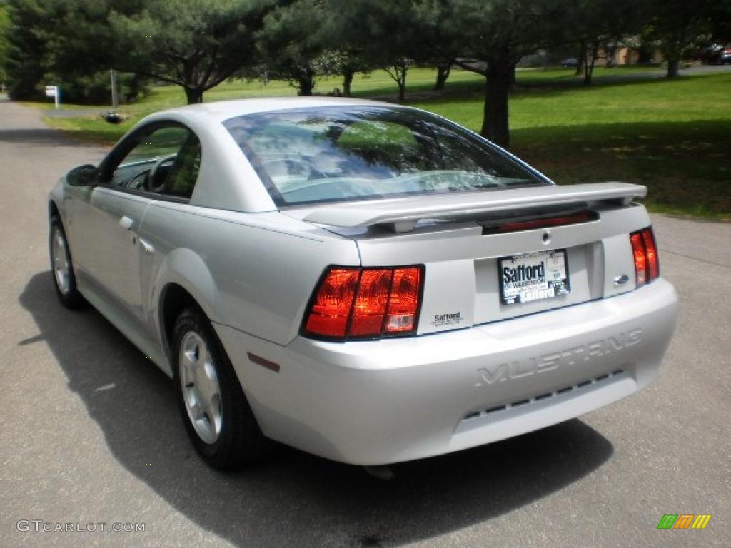 2002 Mustang V6 Coupe - Satin Silver Metallic / Medium Graphite photo #2