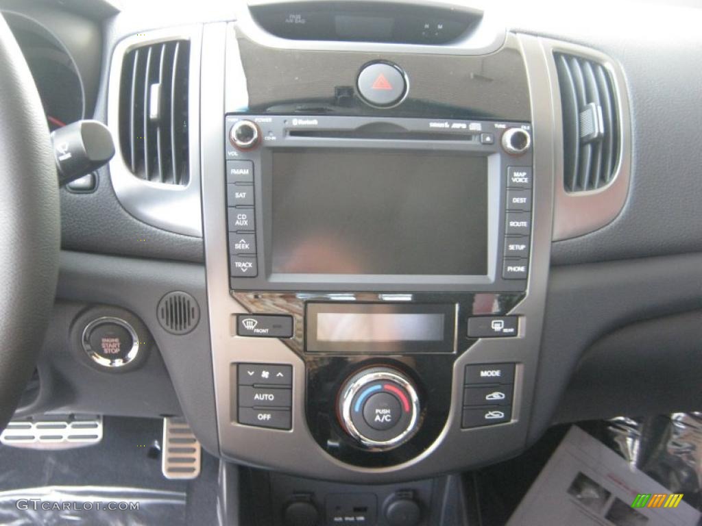 2011 Kia Forte Koup SX Controls Photo #49044462